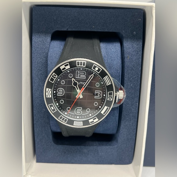 New mens Nautical watch 41mm  with box and warranty - Picture 1 of 6